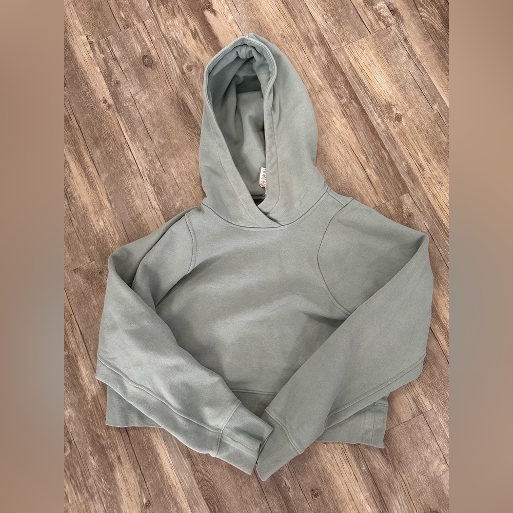 Lululemon Loungeful Cropped Hoodie‎ Silver Blue size 6